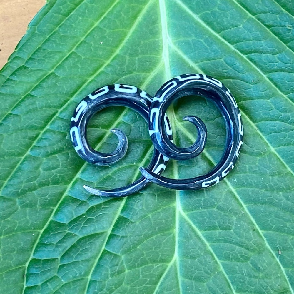 🌈 3/$20 Buffalo Horn/Bone - Tapered Gauge - Tribal Spiral Earring
